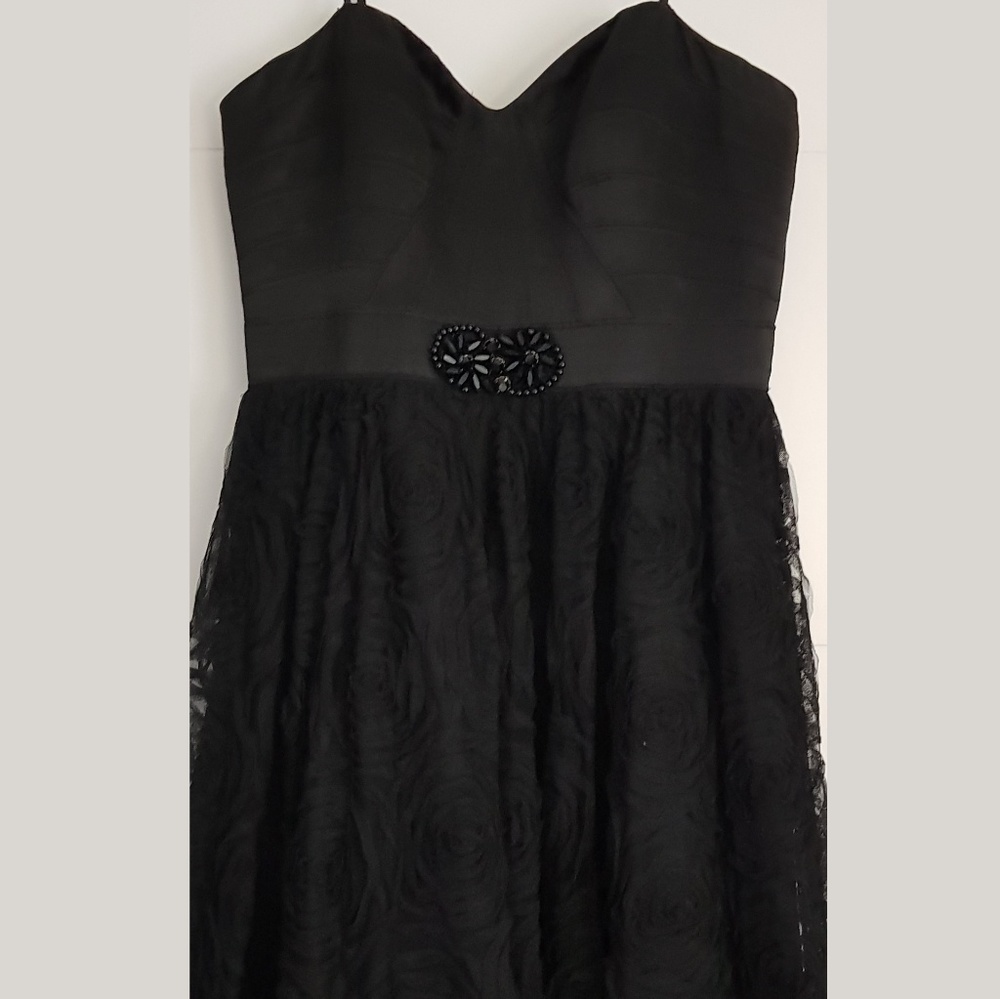 Gown - Picture 3 of 7